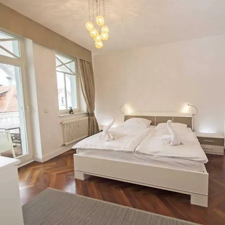 Villa Strandburg In - Wg 10 Mit Balkon Und Meerblick *